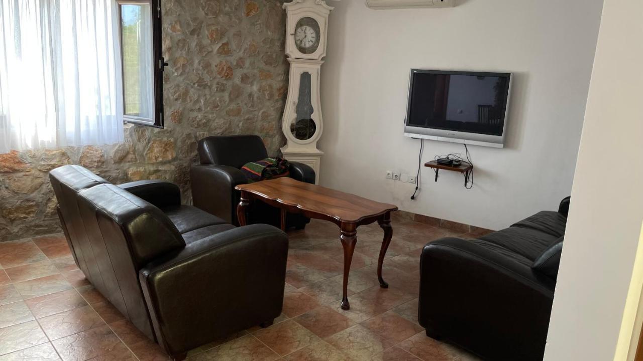 House In The Mountains Near Budva Exterior photo