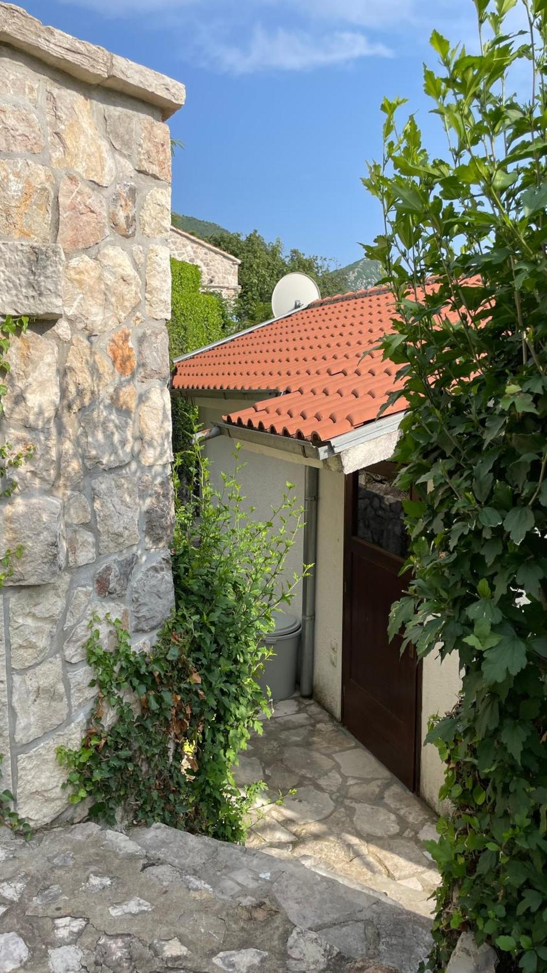 House In The Mountains Near Budva Exterior photo
